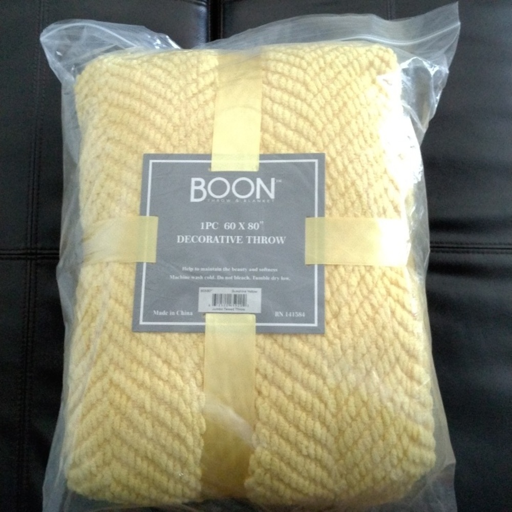 Throw blanket